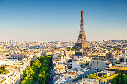 ciudad de París con la Torre Eiffel